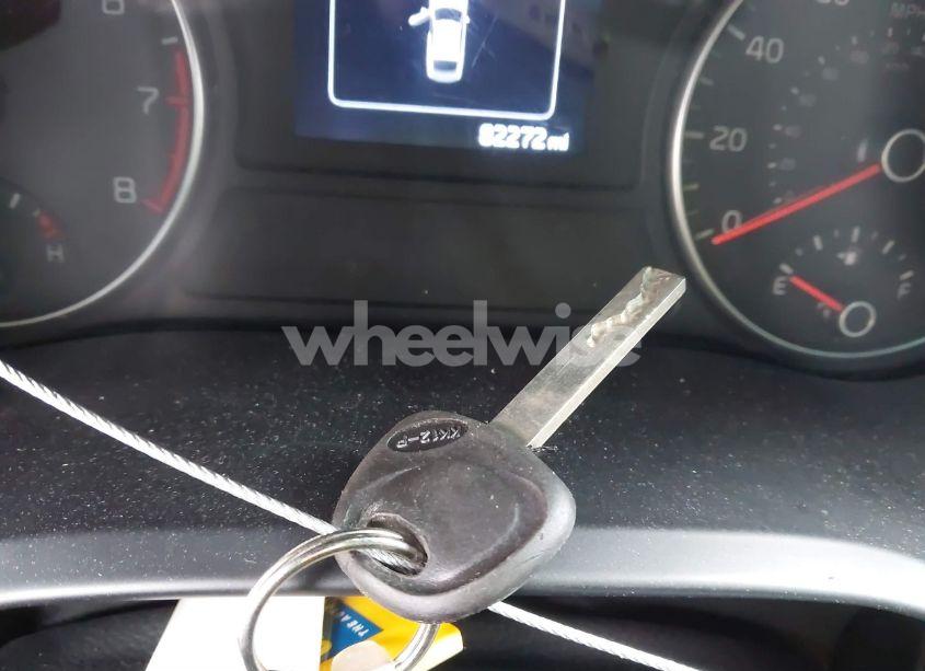 Photo 11 of 2016 Kia Optima LX (VIN 5XXGT4L33GG103229)