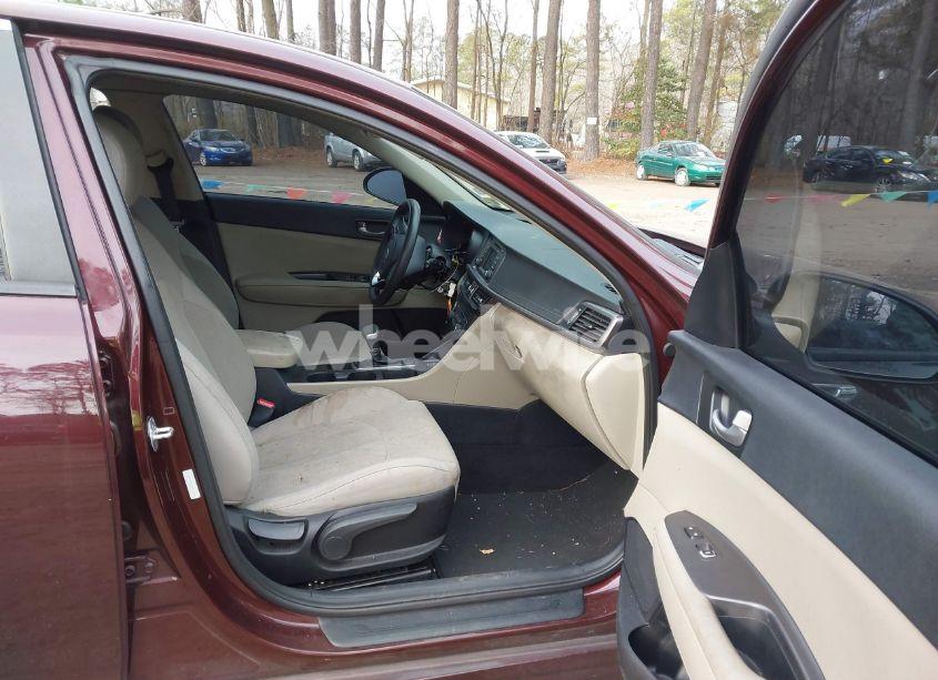 Photo 5 of 2016 Kia Optima LX (VIN 5XXGT4L33GG103229)