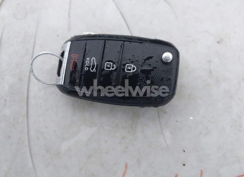 Photo 11 of 2016 Kia Optima LX (VIN 5XXGT4L33GG110150)