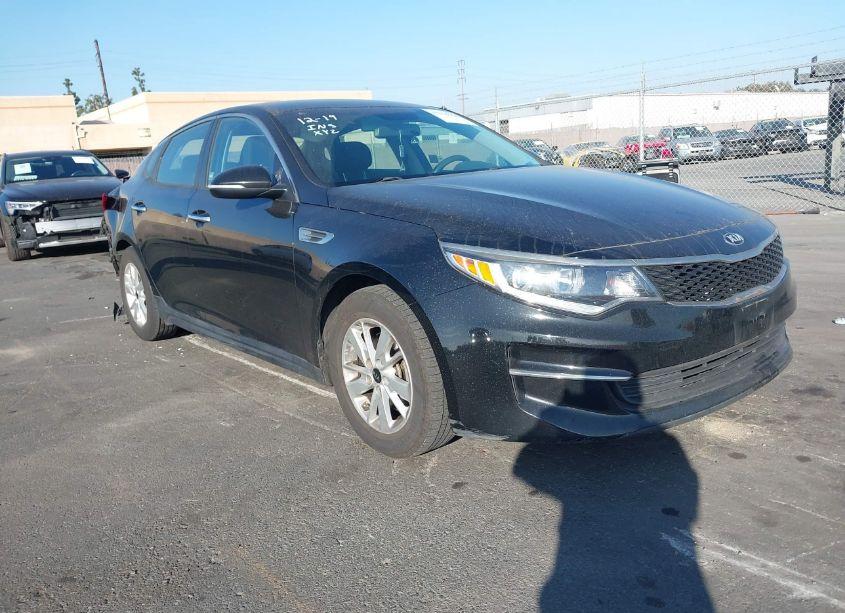 2016 Kia Optima LX (VIN 5XXGT4L33GG118734) main photo