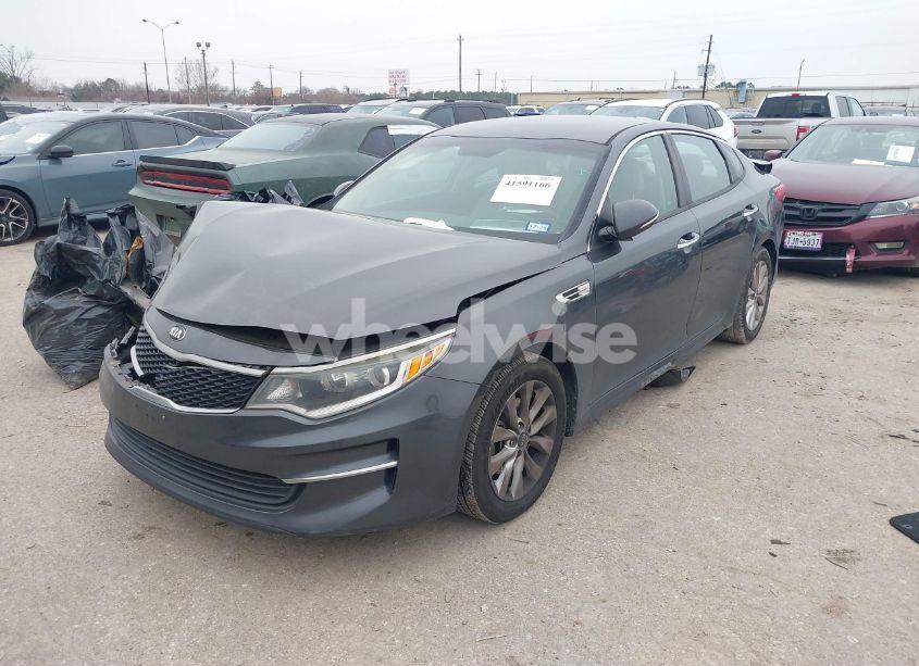 Photo 2 of 2017 Kia Optima LX (VIN 5XXGT4L33HG131596)