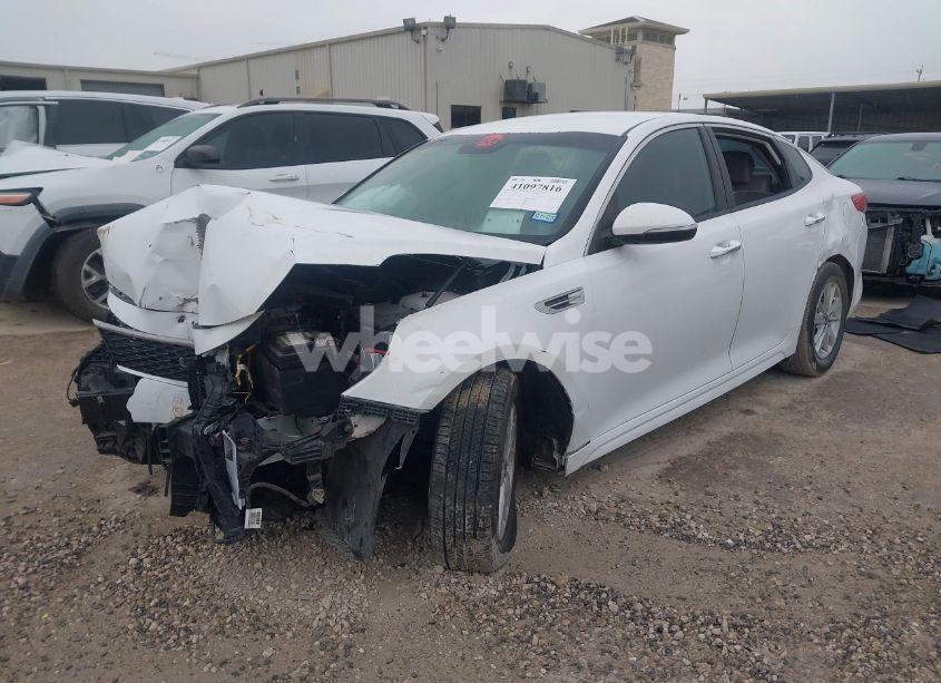Photo 2 of 2017 Kia Optima LX (VIN 5XXGT4L33HG133073)