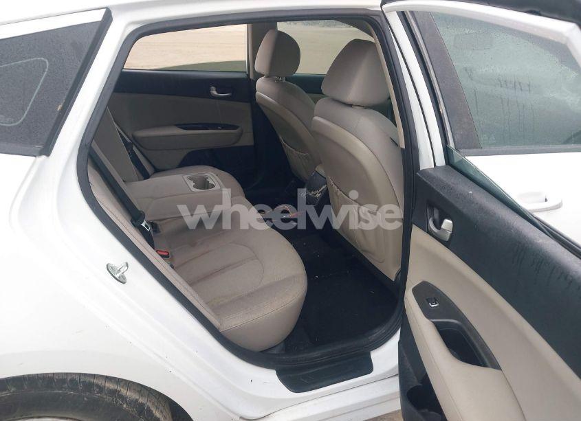 Photo 8 of 2017 Kia Optima LX (VIN 5XXGT4L33HG133073)