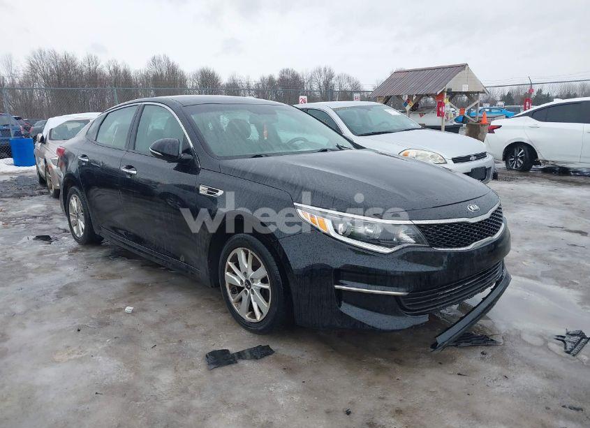 2017 Kia Optima LX (VIN 5XXGT4L33HG163187) main photo
