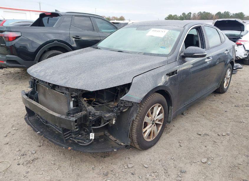 Photo 2 of 2017 Kia Optima LX (VIN 5XXGT4L33HG168714)