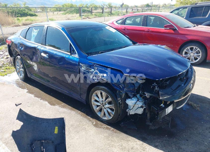 2017 Kia Optima LX (VIN 5XXGT4L33HG172343) main photo