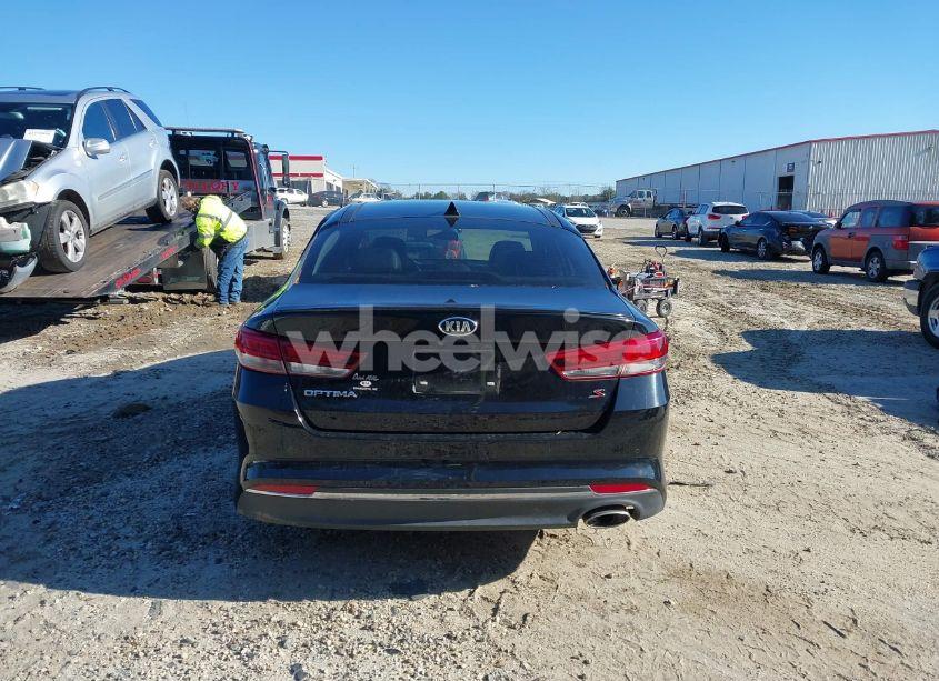 Photo 17 of 2018 Kia Optima S (VIN 5XXGT4L33JG186703)