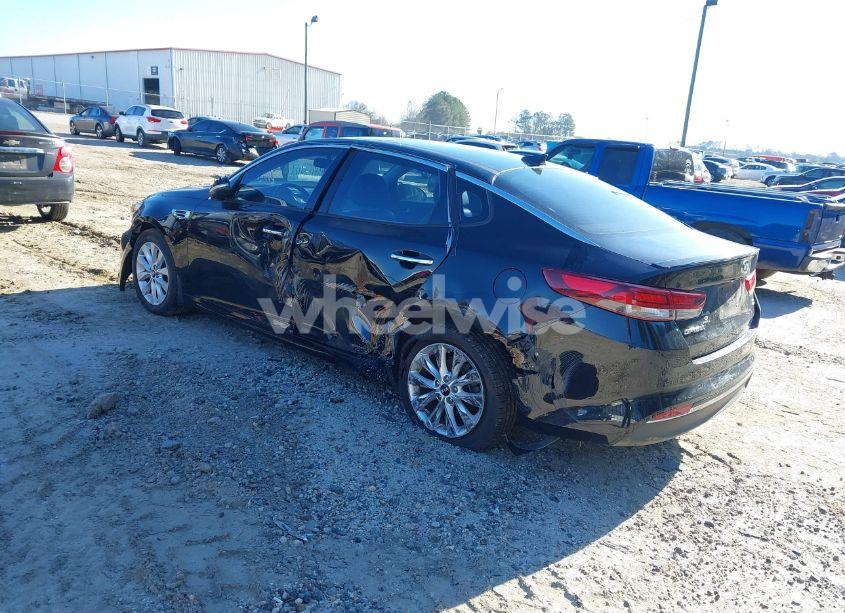 Photo 3 of 2018 Kia Optima S (VIN 5XXGT4L33JG186703)