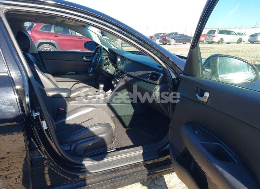 Photo 5 of 2018 Kia Optima S (VIN 5XXGT4L33JG186703)