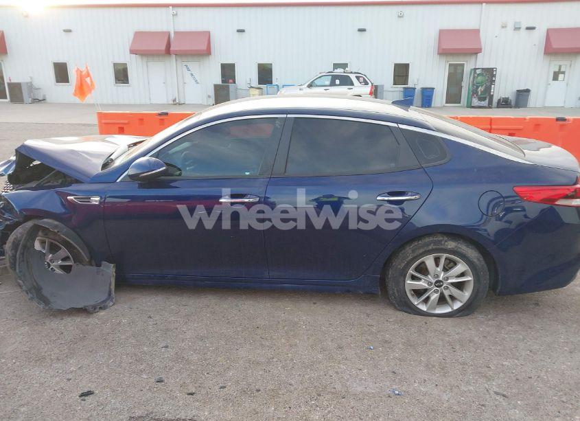 Photo 14 of 2018 Kia Optima LX (VIN 5XXGT4L33JG188970)