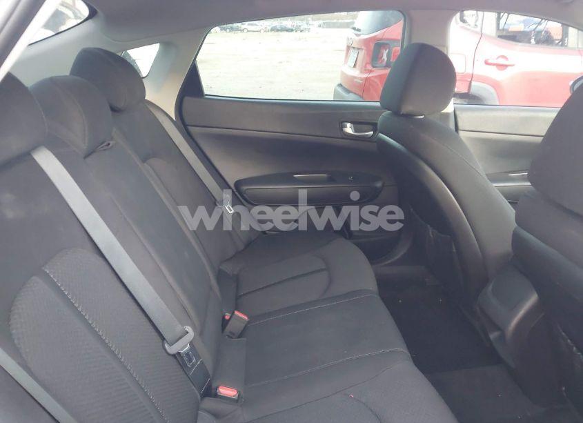 Photo 8 of 2018 Kia Optima LX (VIN 5XXGT4L33JG188970)