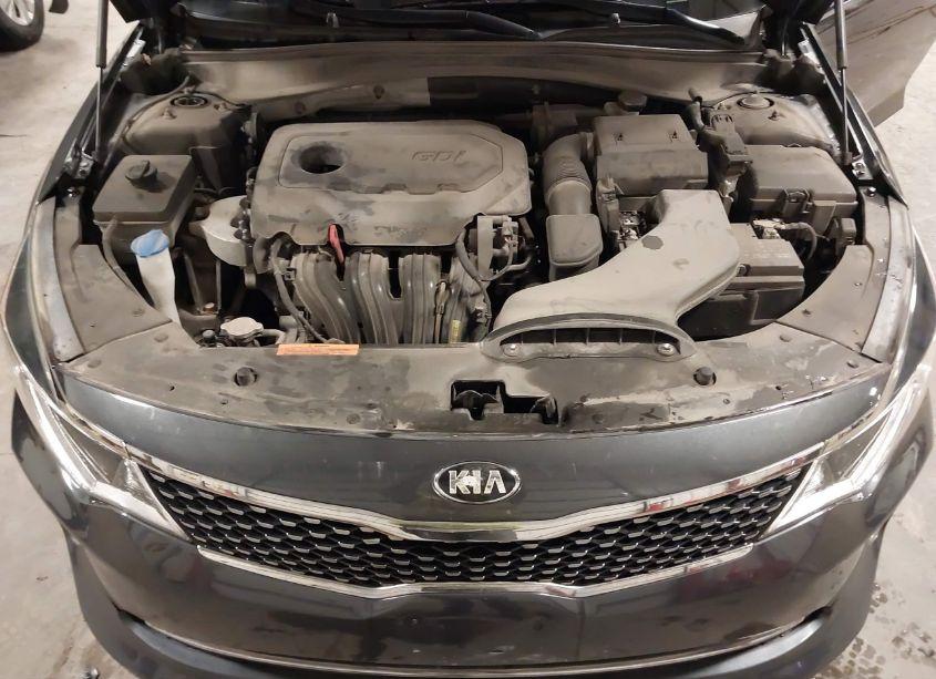 Photo 10 of 2018 Kia Optima S (VIN 5XXGT4L33JG190184)