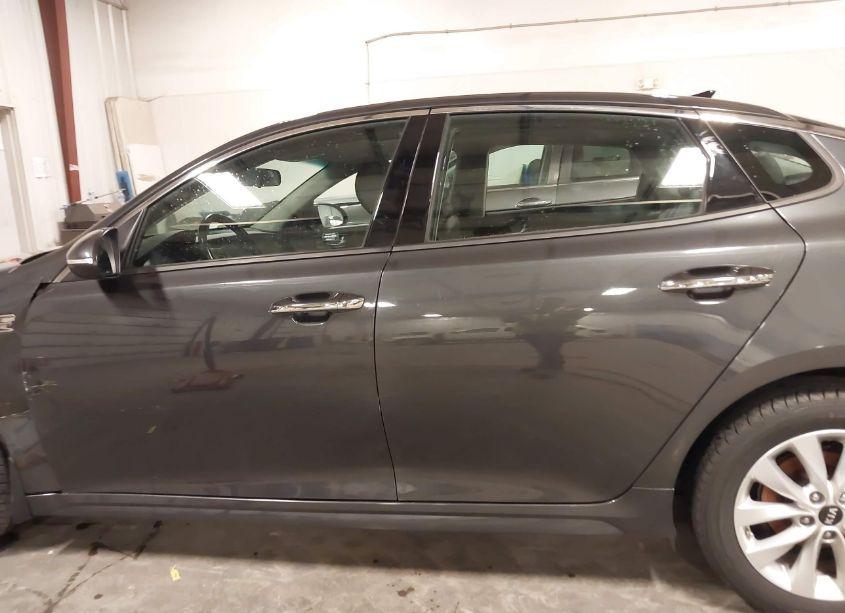 Photo 15 of 2018 Kia Optima S (VIN 5XXGT4L33JG190184)