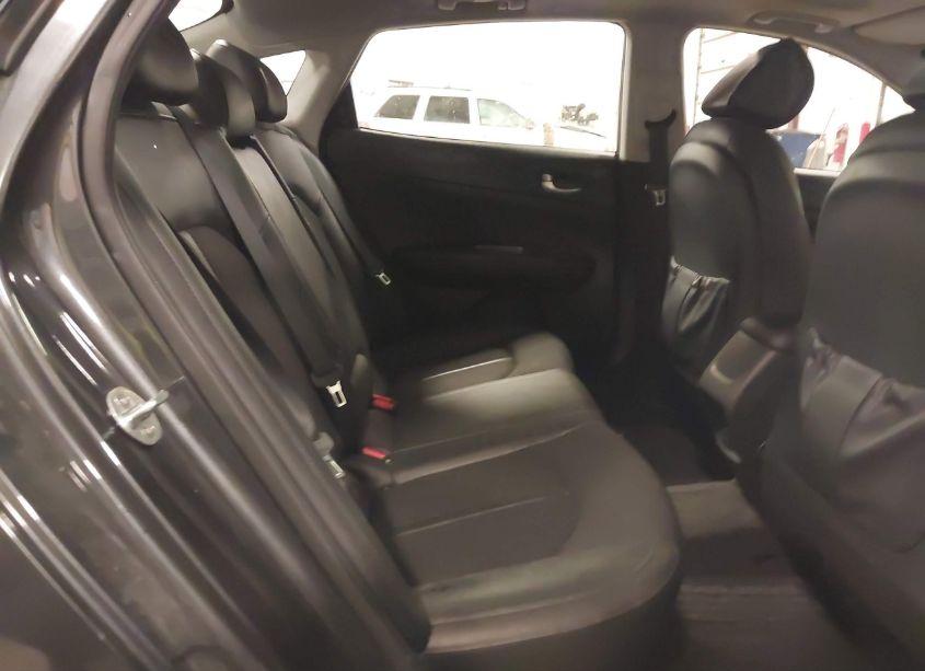 Photo 8 of 2018 Kia Optima S (VIN 5XXGT4L33JG190184)