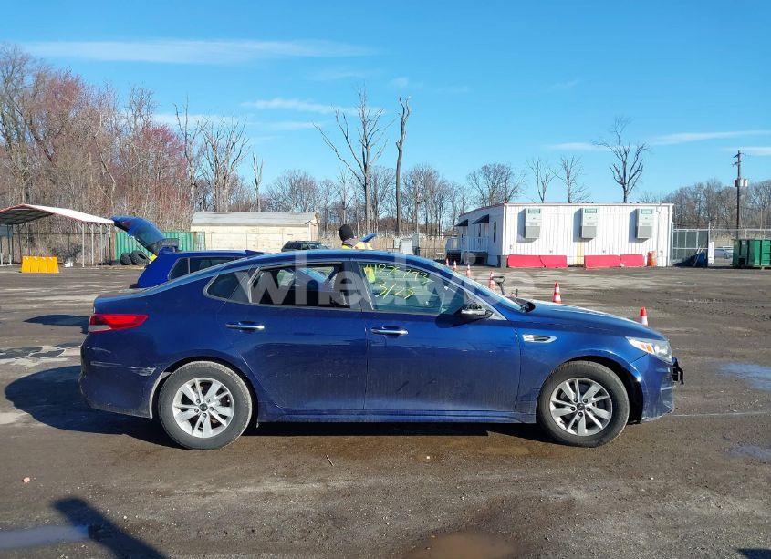 Photo 12 of 2018 Kia Optima LX (VIN 5XXGT4L33JG191559)