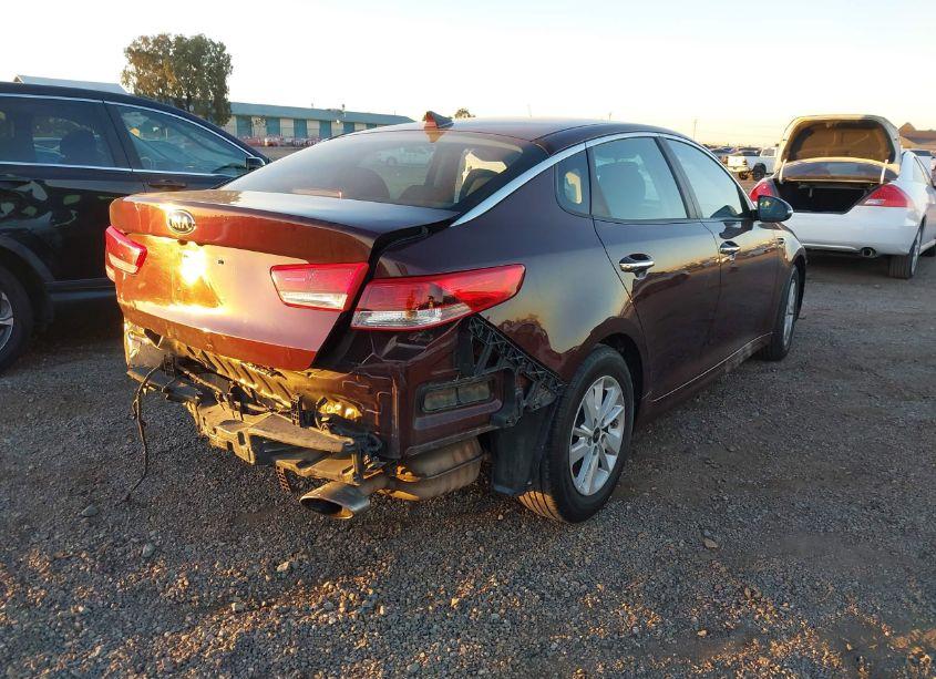 Photo 4 of 2018 Kia Optima LX (VIN 5XXGT4L33JG232207)