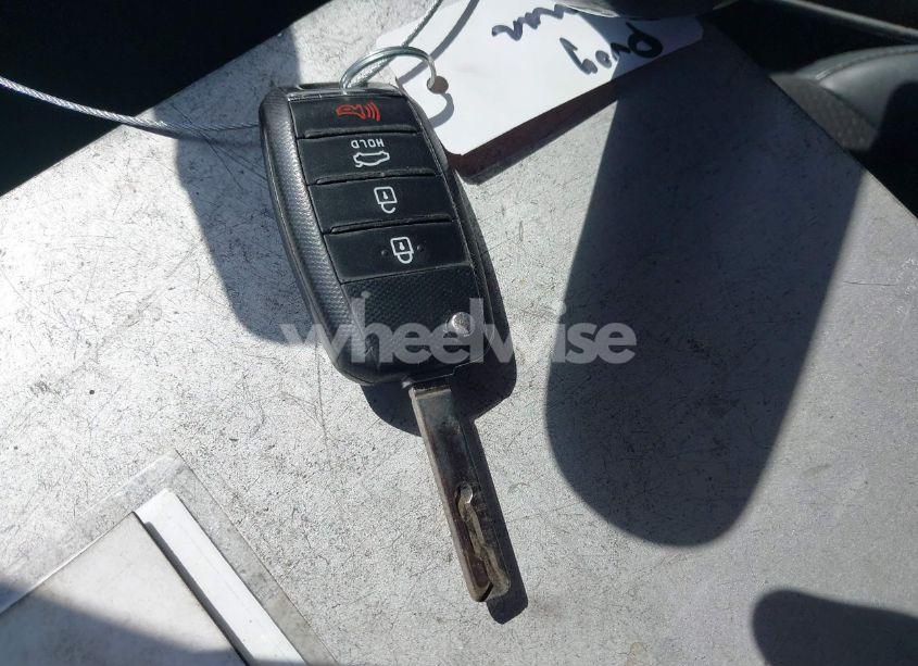 Photo 11 of 2018 Kia Optima S (VIN 5XXGT4L33JG235933)