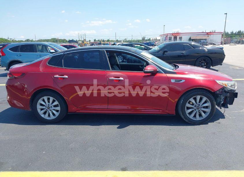 Photo 14 of 2018 Kia Optima S (VIN 5XXGT4L33JG235933)
