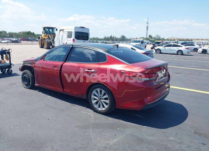 Photo 3 of 2018 Kia Optima S (VIN 5XXGT4L33JG235933)