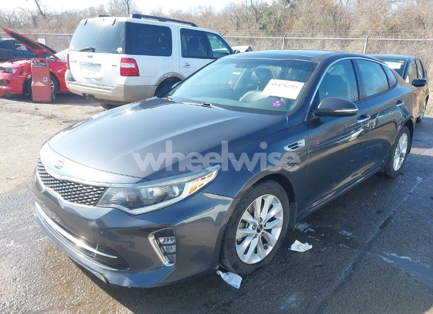 Photo 2 of 2018 Kia Optima S (VIN 5XXGT4L33JG247502)