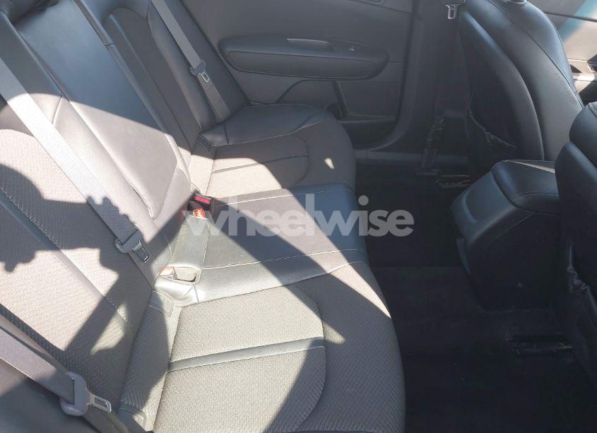 Photo 8 of 2018 Kia Optima S (VIN 5XXGT4L33JG247502)