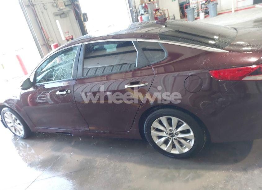 Photo 14 of 2018 Kia Optima LX (VIN 5XXGT4L33JG257513)
