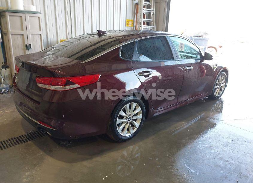 Photo 4 of 2018 Kia Optima LX (VIN 5XXGT4L33JG257513)