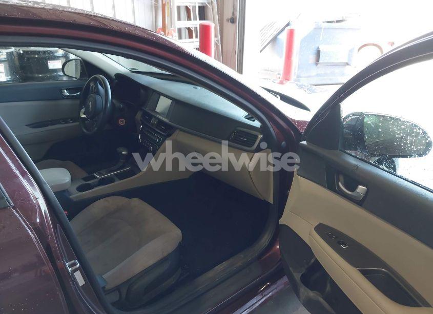 Photo 5 of 2018 Kia Optima LX (VIN 5XXGT4L33JG257513)