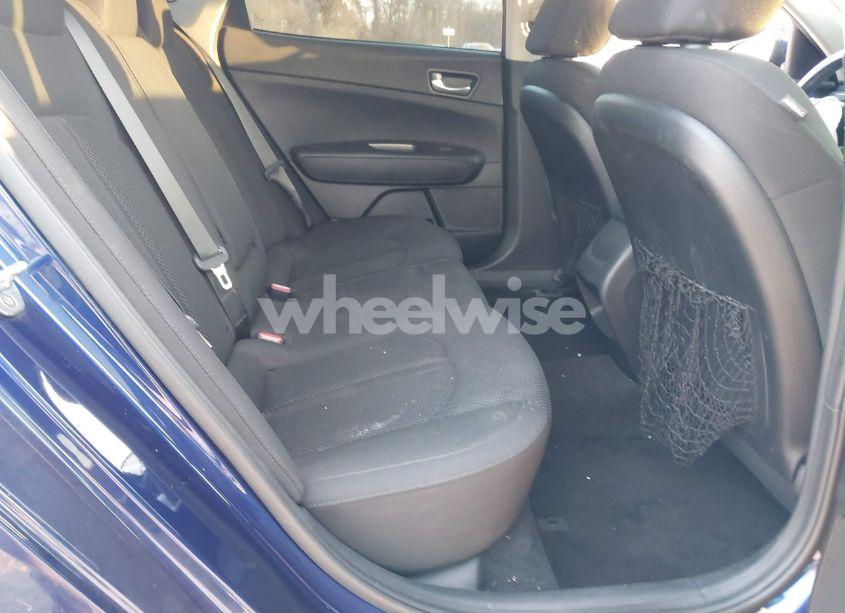 Photo 8 of 2019 Kia Optima LX (VIN 5XXGT4L33KG281232)