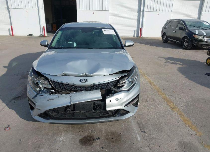 Photo 12 of 2019 Kia Optima LX (VIN 5XXGT4L33KG282851)