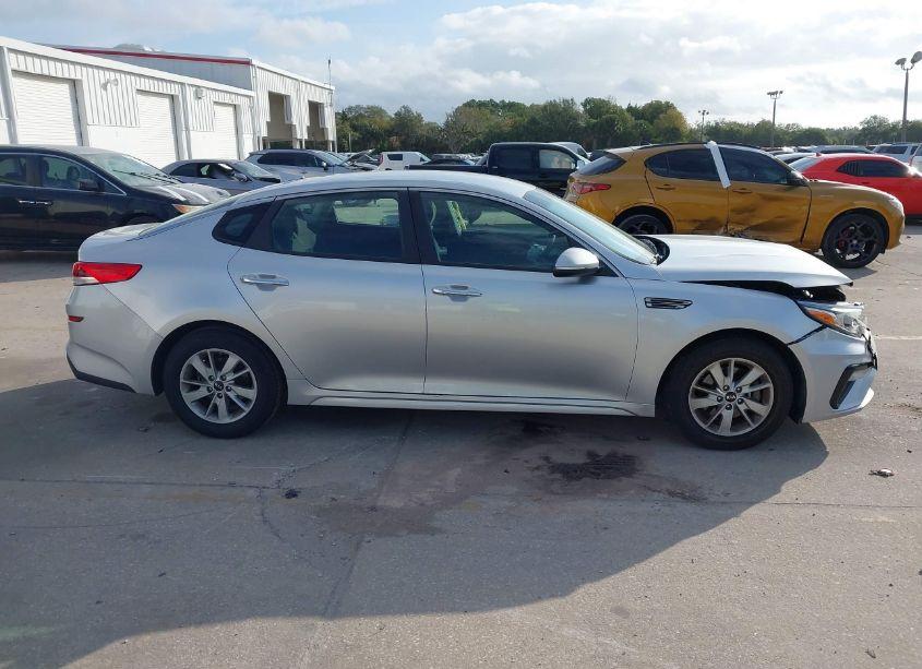Photo 13 of 2019 Kia Optima LX (VIN 5XXGT4L33KG282851)