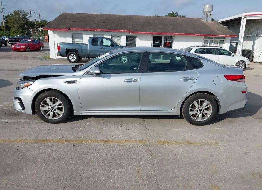 Photo 14 of 2019 Kia Optima LX (VIN 5XXGT4L33KG282851)