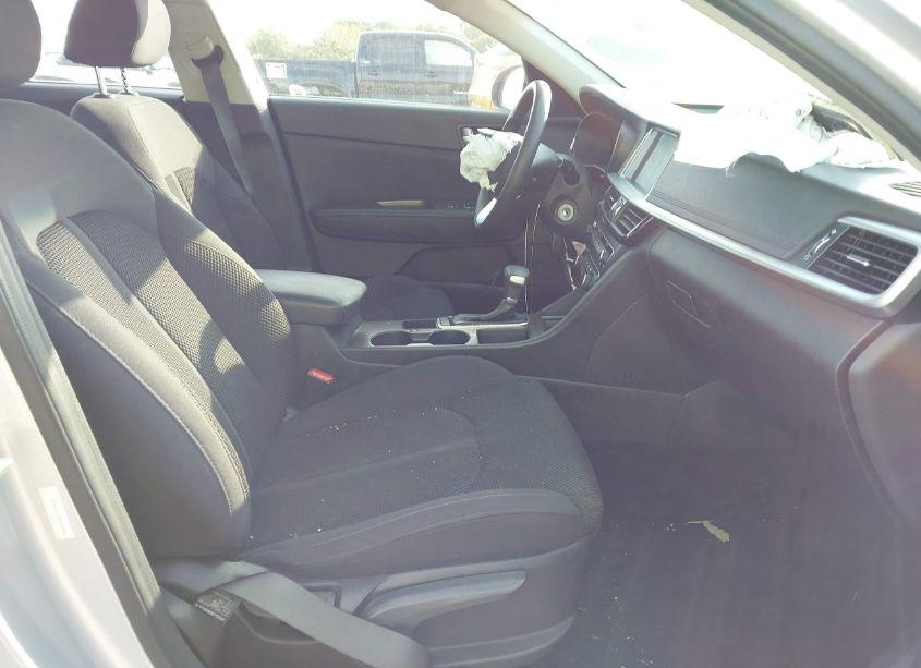 Photo 5 of 2019 Kia Optima LX (VIN 5XXGT4L33KG282851)