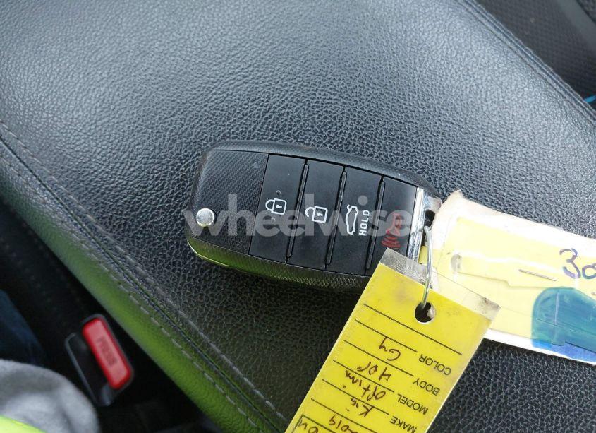 Photo 11 of 2019 Kia Optima LX (VIN 5XXGT4L33KG285104)