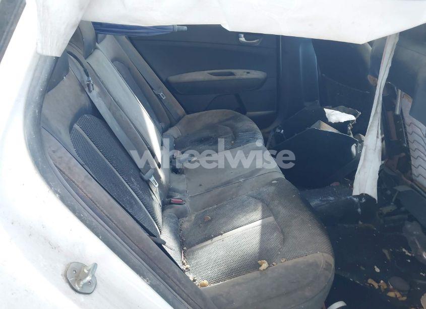 Photo 8 of 2019 Kia Optima S (VIN 5XXGT4L33KG286060)