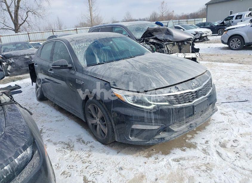 2019 Kia Optima S (VIN 5XXGT4L33KG290481) main photo