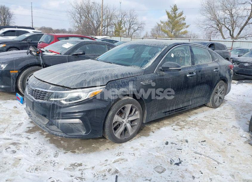 Photo 2 of 2019 Kia Optima S (VIN 5XXGT4L33KG290481)
