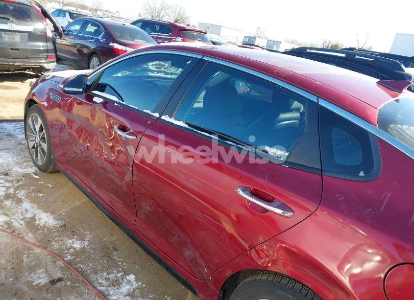 Photo 14 of 2019 Kia Optima S (VIN 5XXGT4L33KG295986)