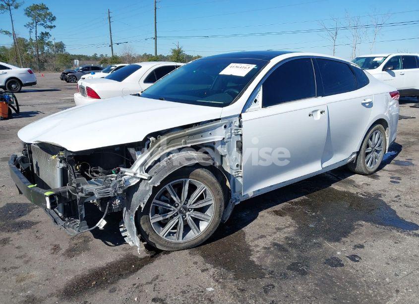 Photo 2 of 2019 Kia Optima LX (VIN 5XXGT4L33KG300572)