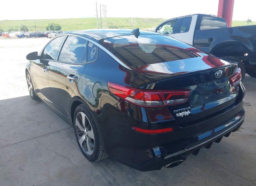 Photo 3 of 2019 Kia Optima S (VIN 5XXGT4L33KG306954)