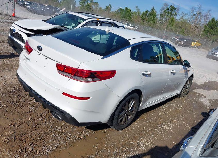 Photo 4 of 2019 Kia Optima LX (VIN 5XXGT4L33KG307425)