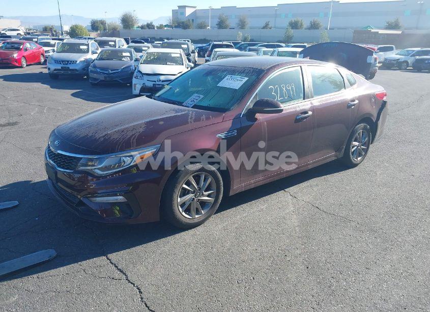 Photo 2 of 2019 Kia Optima LX (VIN 5XXGT4L33KG313130)