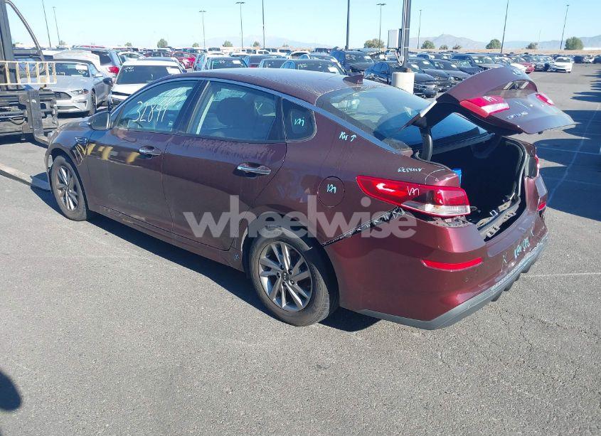 Photo 3 of 2019 Kia Optima LX (VIN 5XXGT4L33KG313130)