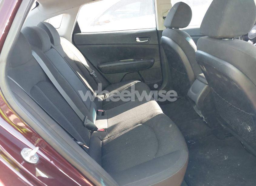 Photo 8 of 2019 Kia Optima LX (VIN 5XXGT4L33KG333586)