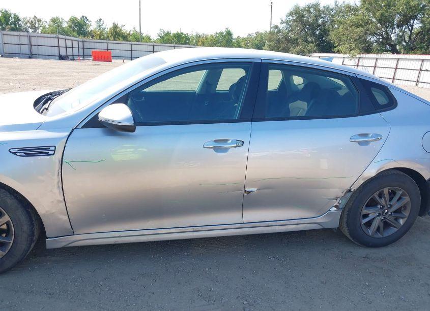 Photo 14 of 2019 Kia Optima LX (VIN 5XXGT4L33KG341428)