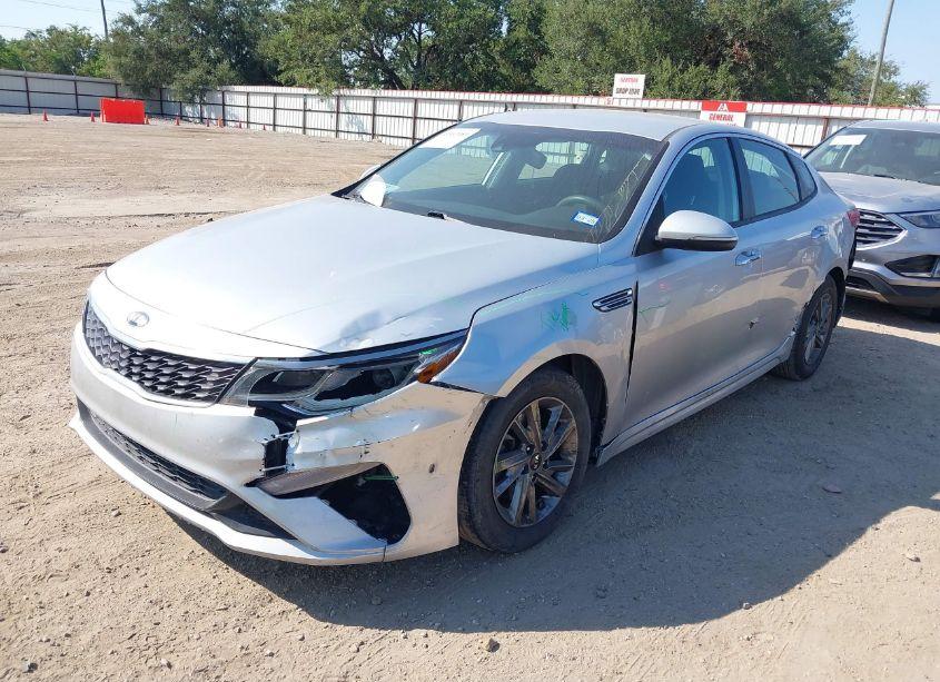 Photo 2 of 2019 Kia Optima LX (VIN 5XXGT4L33KG341428)