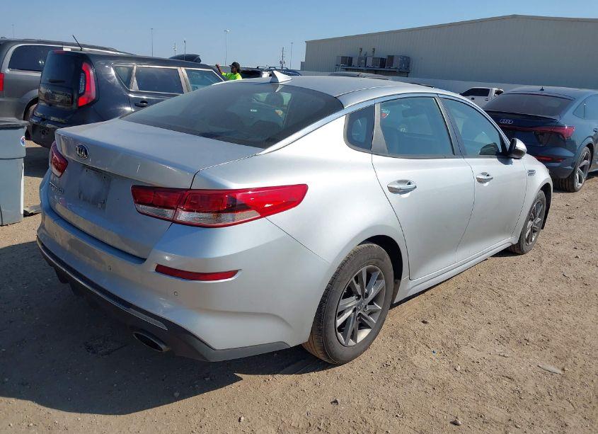 Photo 4 of 2019 Kia Optima LX (VIN 5XXGT4L33KG341428)