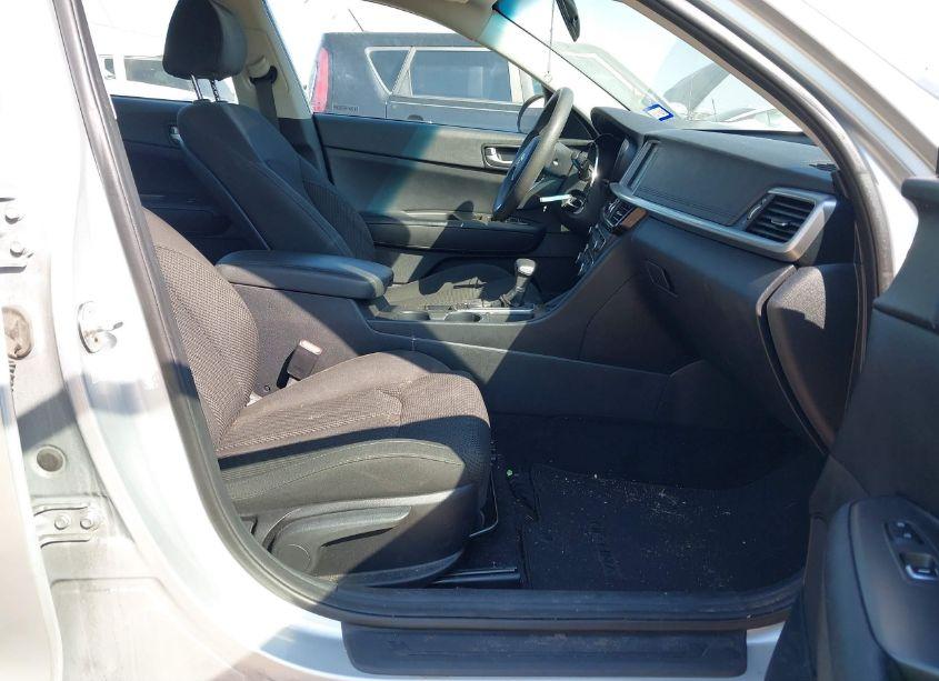Photo 5 of 2019 Kia Optima LX (VIN 5XXGT4L33KG341428)