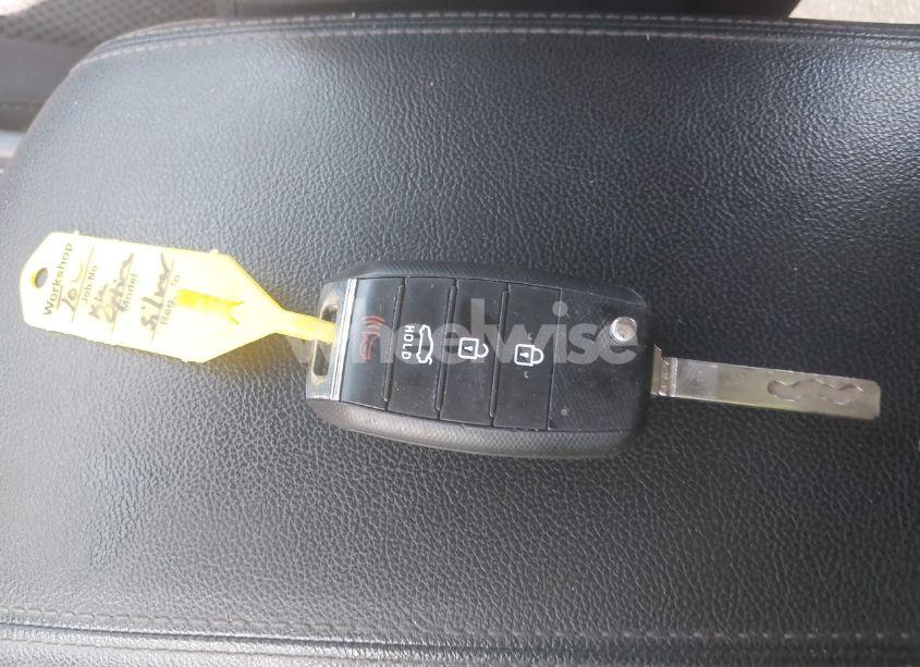 Photo 11 of 2019 Kia Optima LX (VIN 5XXGT4L33KG348167)