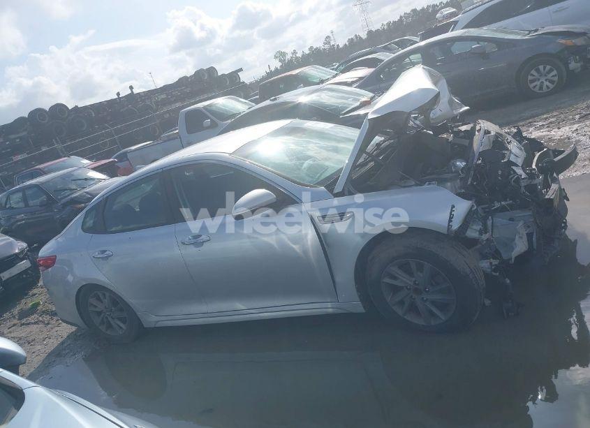 Photo 13 of 2019 Kia Optima LX (VIN 5XXGT4L33KG348167)